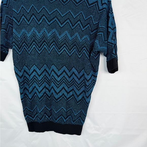 Express Blue and Black Chevron Sweater size L - Picture 4 of 9